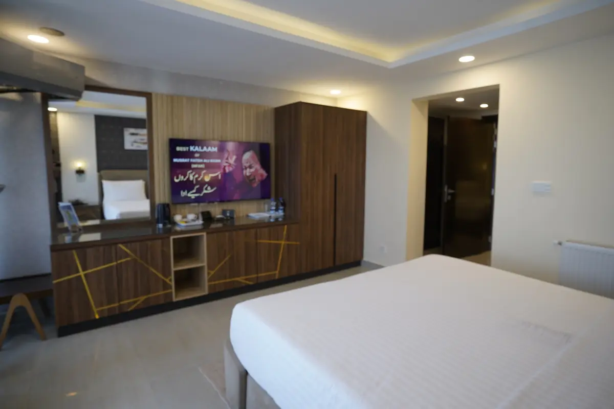 Executive Family Room